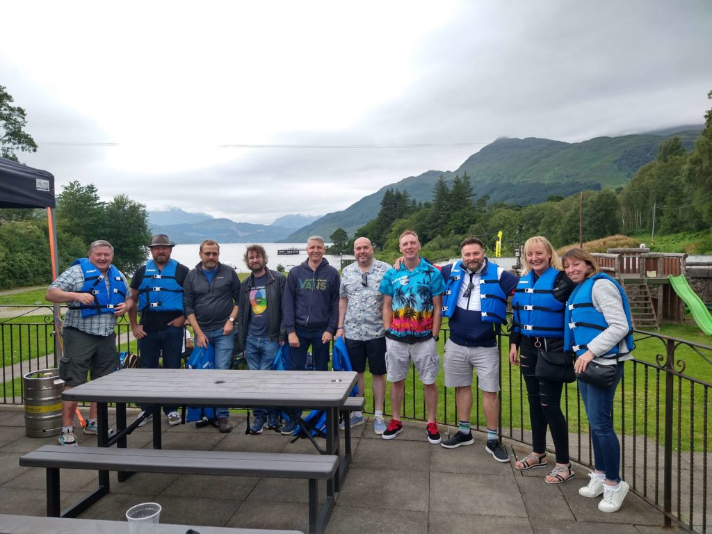 Grant, Eoan, Tobin, Al, Ian, Stuart, me, Dean, Fiona and Susan in the beer garden at The Clansman Inn